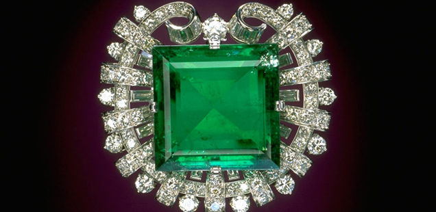GIA - Emerald Jewelry